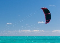 Kitesurf: l'union d'un cerf-volant et du surf