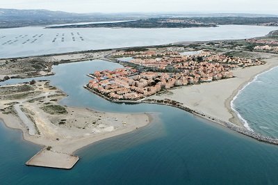 Port Leucate avec ses plages et son étang