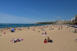 plage sur la cote basque en france