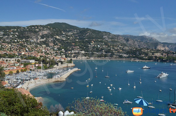 Vue sur le port de la Darse et sur Villefranche sur Mer