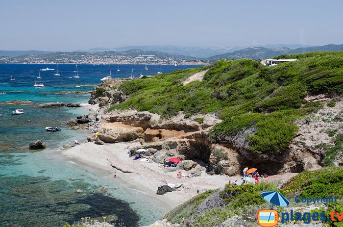 Crique des Allemands sur l'ile de Paul Ricard