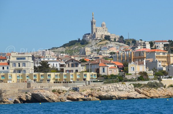 Cuivres calanque from the sea