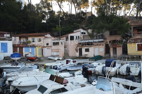 Fishing harbor in Toulon - Mejean