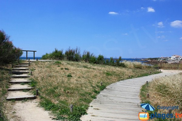 Access to Moines cove in Chateau d'Olonne in France