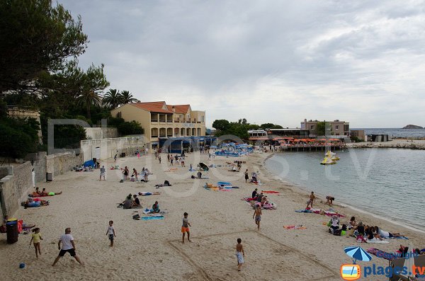 Renecros private beach in Bandol