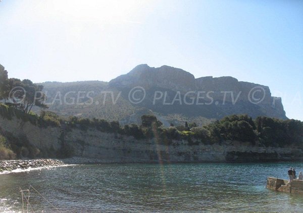 Cap Canaille depuis la plage de Corton de Cassis