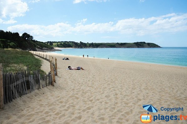 Photo of the Touesse beach in Saint Coulomb - France