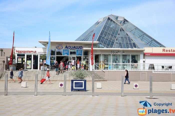 Aqualud sur la place centrale du Touquet