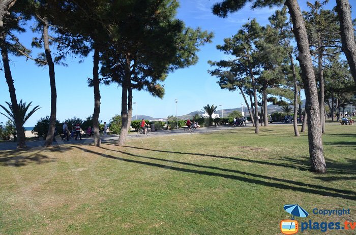 Pedestrian promenade on the Argeles-Plage seaside