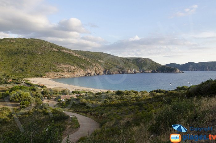 Arone et sa plage côté nord - Corse