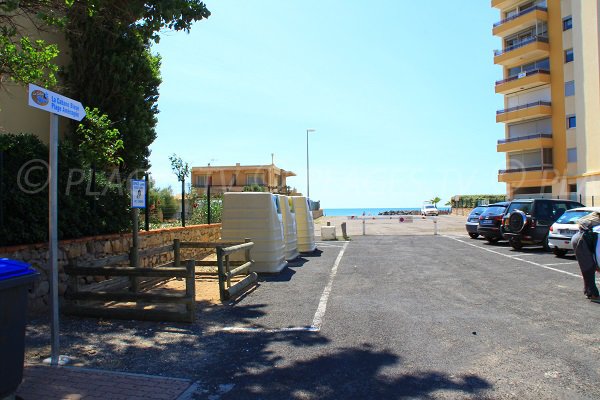 Accès à la plage du Casino depuis la rue commerçante de Valras-Plage