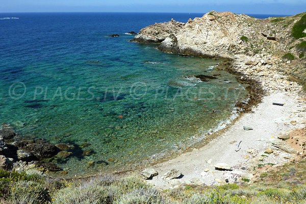 Plage à l'ouest de la pointe de Corbu - Désert des Agriates