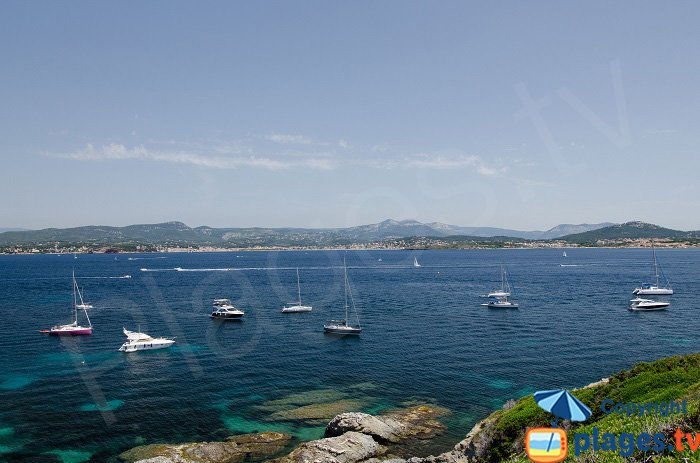 Baie de Sanary depuis les Embiez