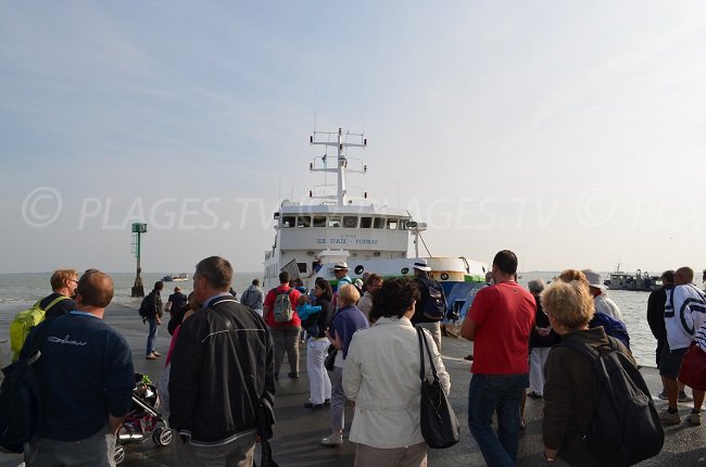 Bateau pour l'ile d'Aix depuis la pointe de la Fumée