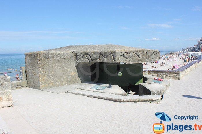 Front de mer de St Aubin avec un blockhaus