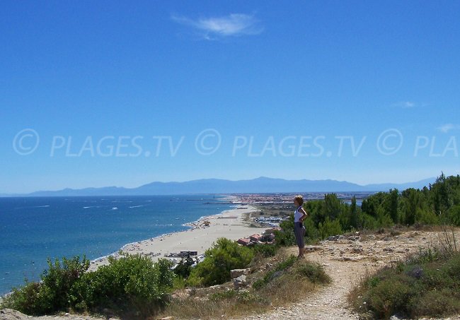 Bord de mer de Leucate vue depuis la falaise