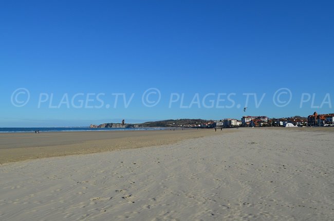 La plage d'Hendaye: idéal pour le footing ou pour les jeux de plage