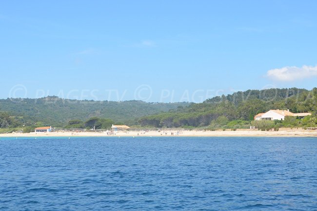 Briande bay between Lardier and Taillat Capes