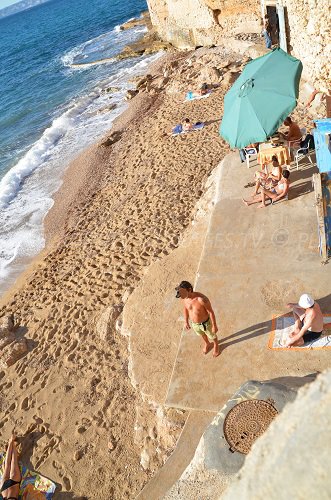 Cabanons dans l'anse de Colombet