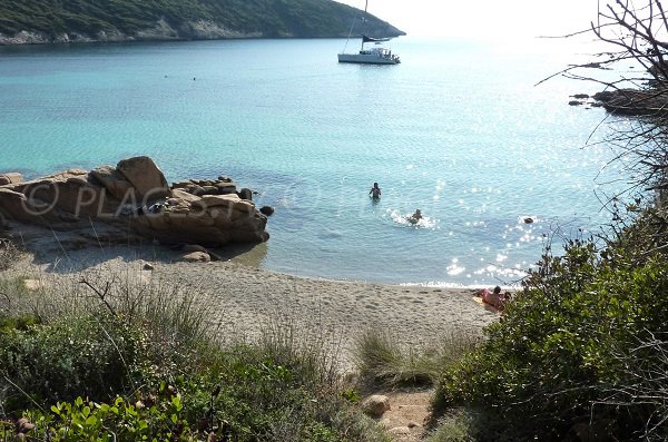 Crique au nord de la plage de Paraguano - Bonifacio