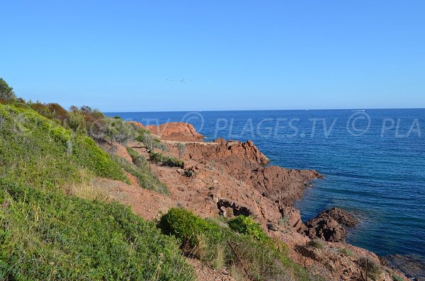 Estérel dans le Var depuis la calanque d'Aurelle