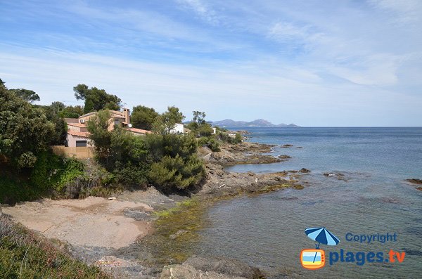 Small Calanque of Bonne Eau - Les Issambres - left cove