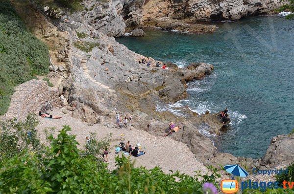 Spiaggia della calanque Cap Brun a Tolone