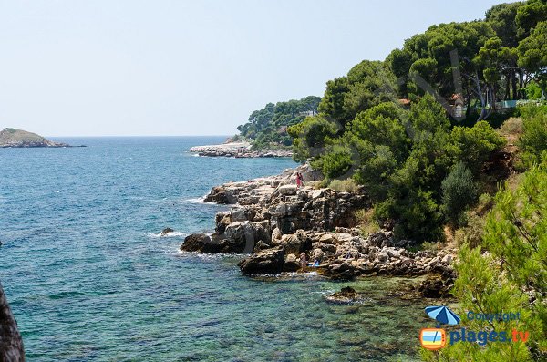 Rocky coast nearly to the Capelan Calanque