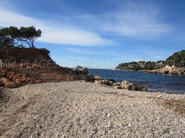 Gravel beach in the Capelan Calanque