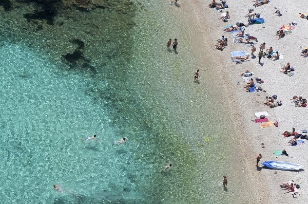 Transparence de l'eau de la calanque d'En-Vau