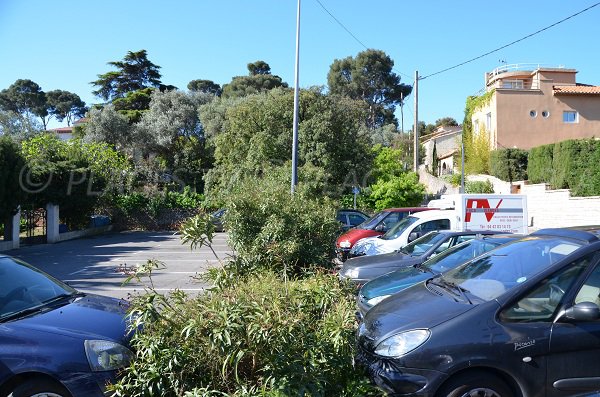 Parking de la calanque de Figuerolles