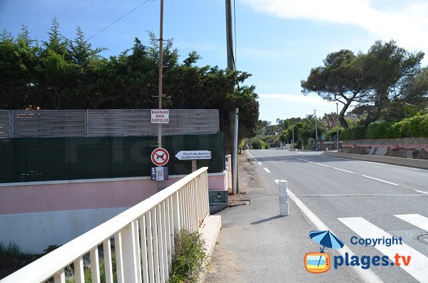 L'accesso alla spiaggia del Four à Chaux - St Aygulf