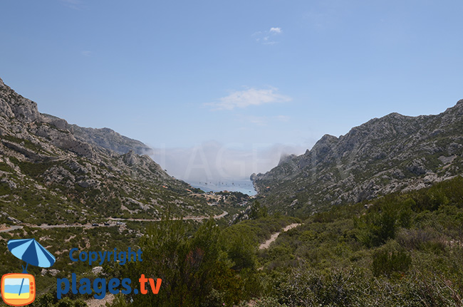 Calanque de Sormiou vue depuis le chemin d'accès