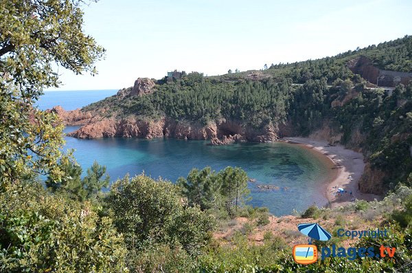 Photo de la calanque de Maubois dans l'Estérel