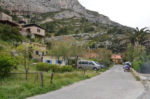 Maisons dans la calanque de Morgiou