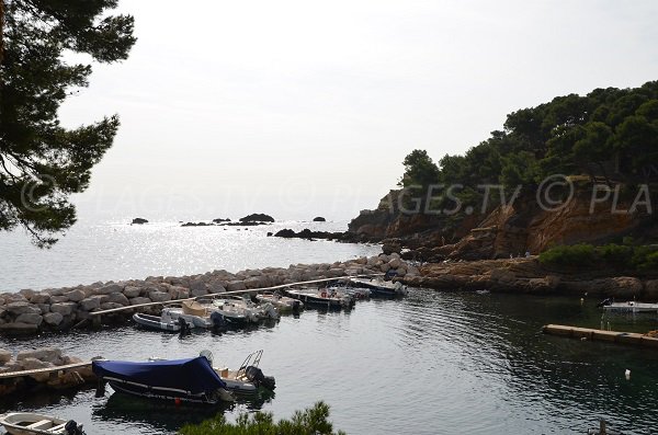 Bathing area in the cove of Petit Mejean - France