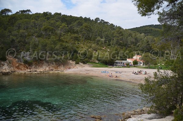 Calanque du Port d'Alon vue depuis le sentier du littoral