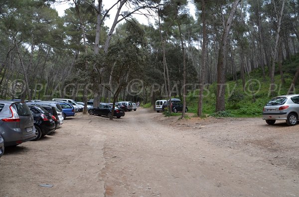 Parcheggio della spiaggia di Port d'Alon a St Cyr sur Mer