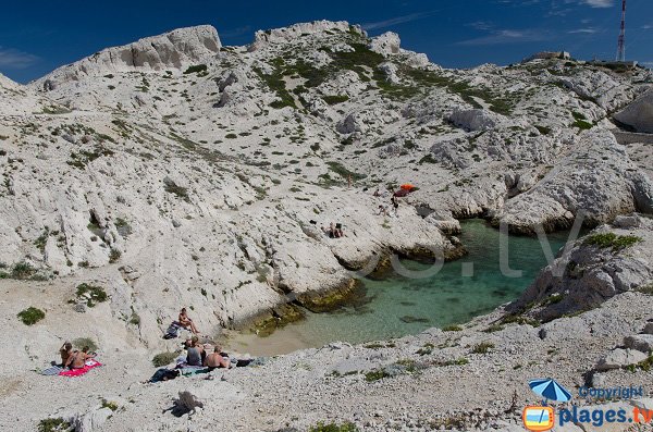 Calanque du Port de Pomègues à Frioul