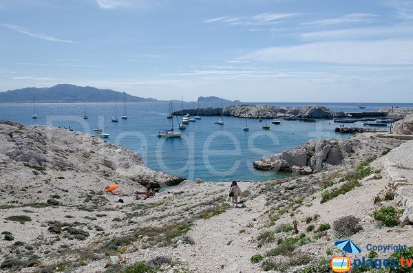 Photo de la calanque du Port de Pomègues