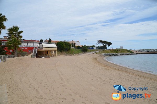 Breitester Teil des Strandes von San Peire in Var