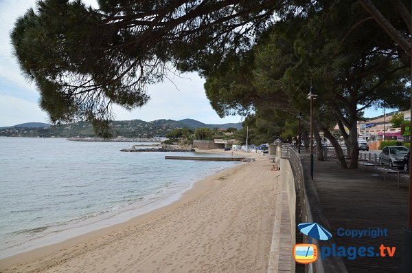 San Peire beach toward port of Les Issambres