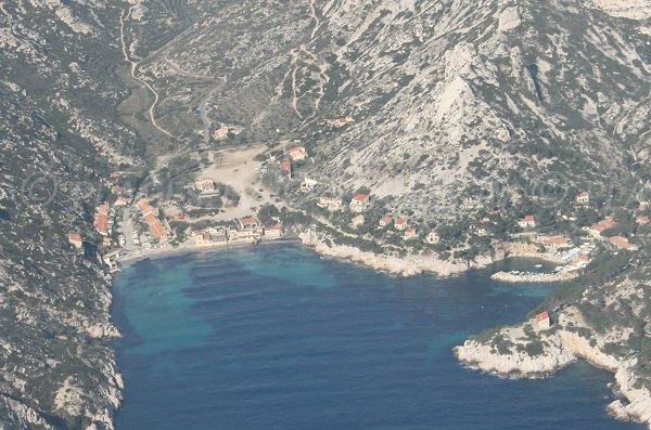 Vue aérienne de la calanque de Sormiou