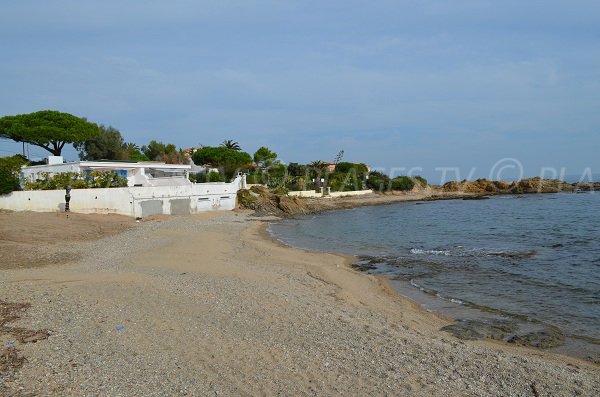 Plages privées sur la calanque de Sun Beach