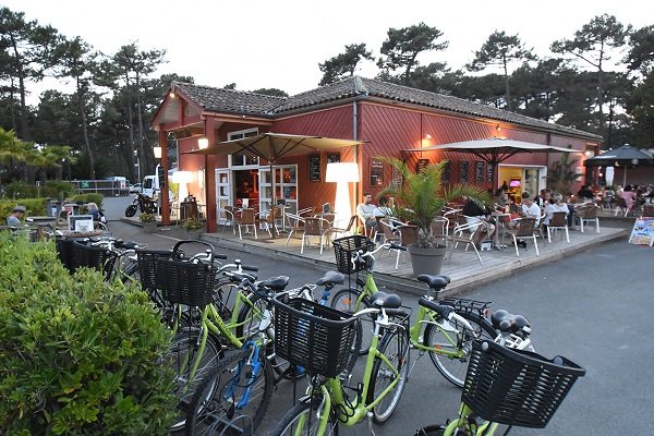 Restaurant dans le camping Les Viviers - Cap Ferret