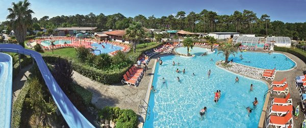 Parc aquatique dans un camping du Cap Ferret au bord du bassin d'Arcachon