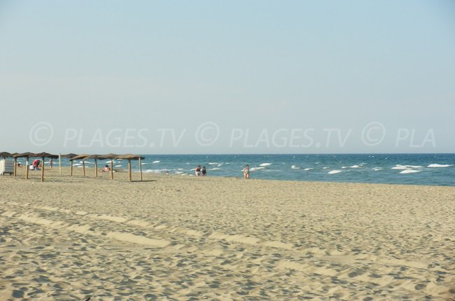 Grande plage de sable à Canet-Plage