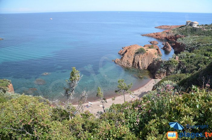 Cap Roux et sa calanque naturiste