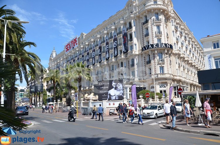 La Croisette avec le Carlton pendant le festival de Cannes