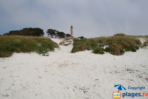 Phare du côté de la plage du Camping de Batz